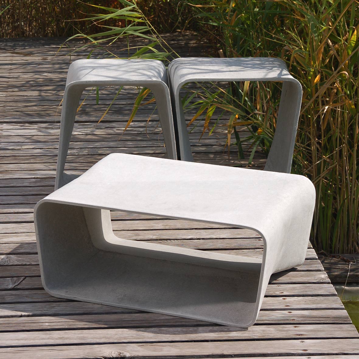 Tisch und Hocker – wetterfest ecal table chair grau eternit