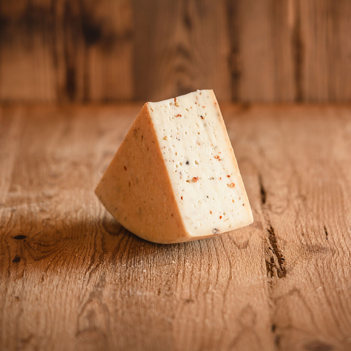 Bio-Käse mit Cayennepfeffer – würzig & pikant bio pfeffer kase anschnitt berghof