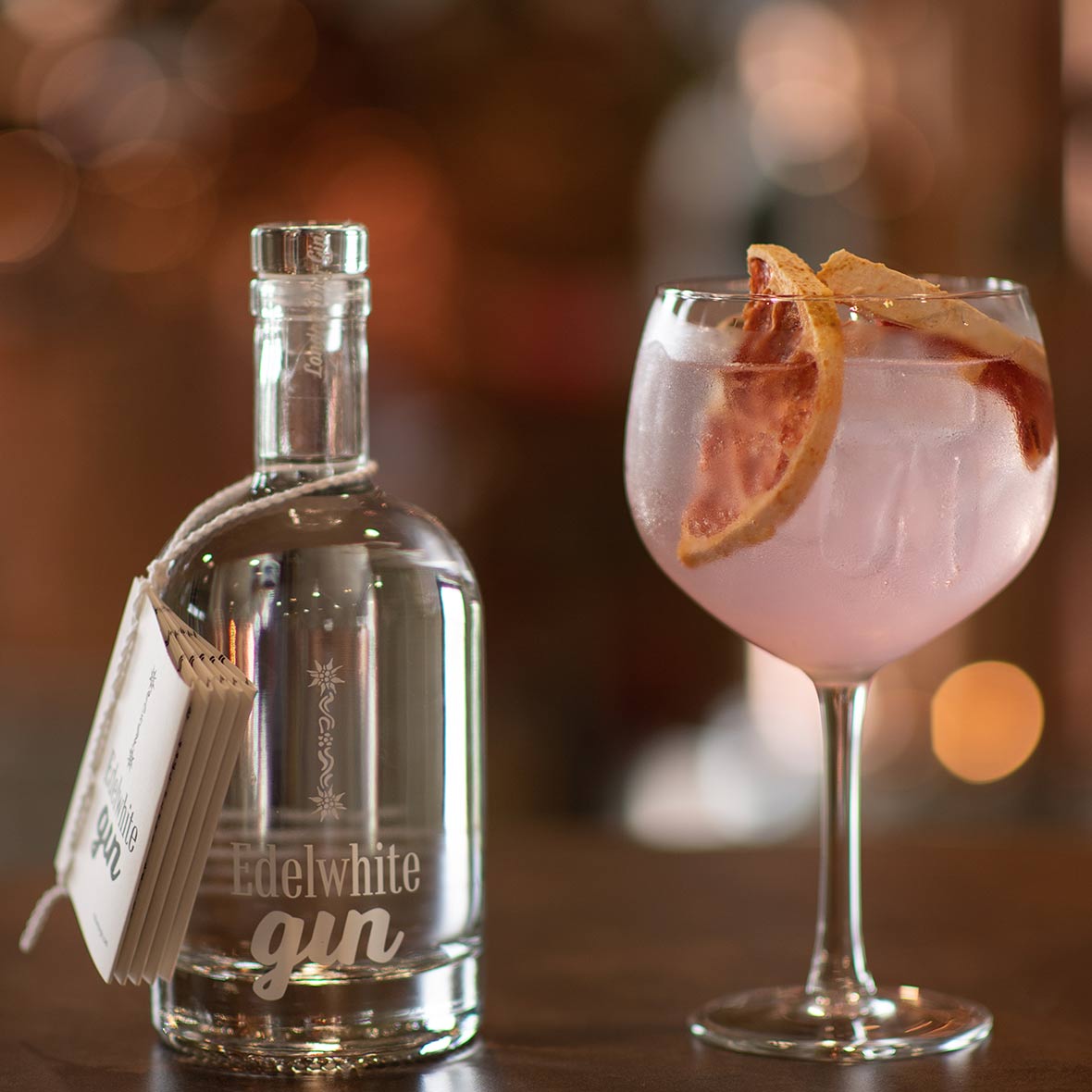 Edelwhite London Dry Gin 42 Vol.-% edelwhite gin edelwhite gin bar mix image