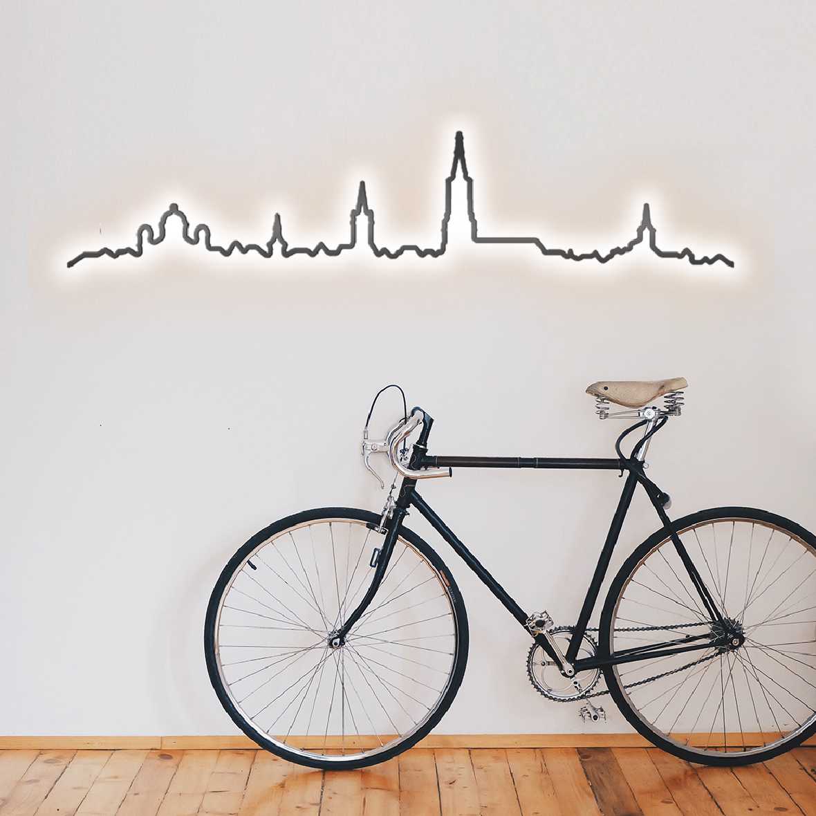Skyline von Zürich mit Rennvelo skyline von zürich mit rennvelo