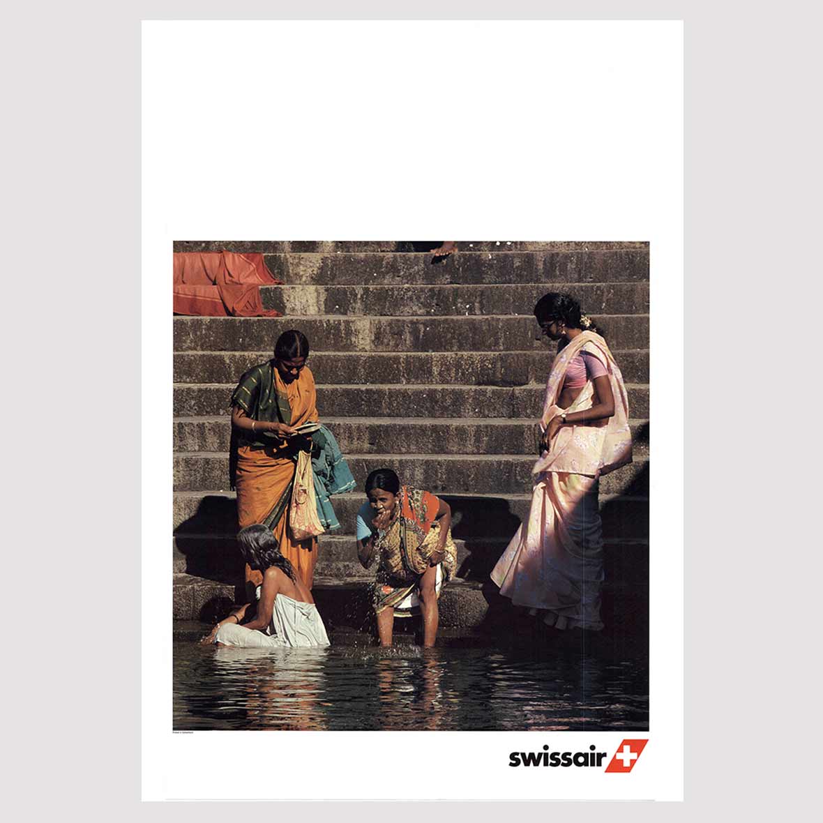 Original Airline – Plakate – Swissair Indien Frauen 1982 plakat swissair frauen am fluss indien wolfensberger