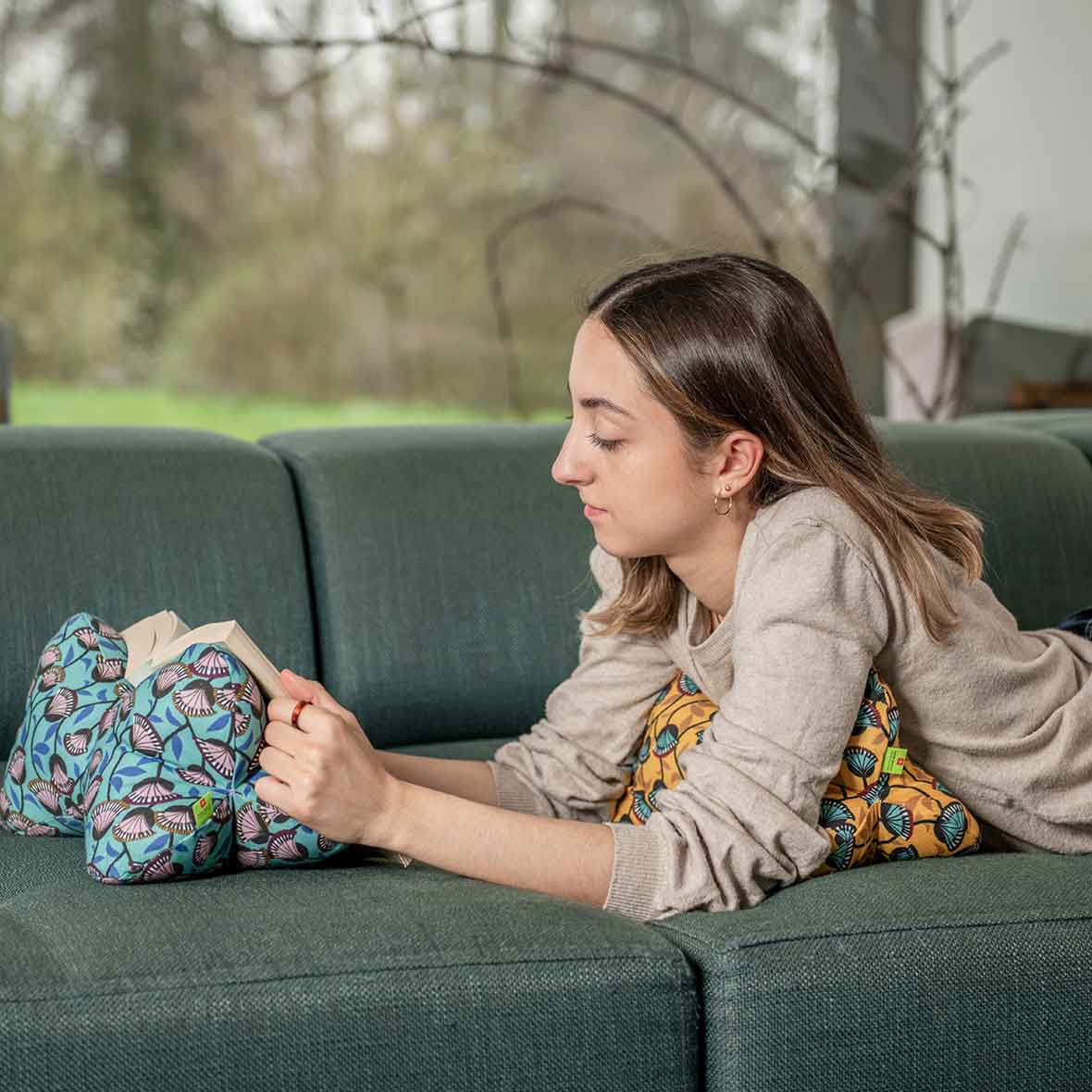 Brändi Leseknochen – Komfort für Lesen und Arbeiten leseknochen floral mood braendi